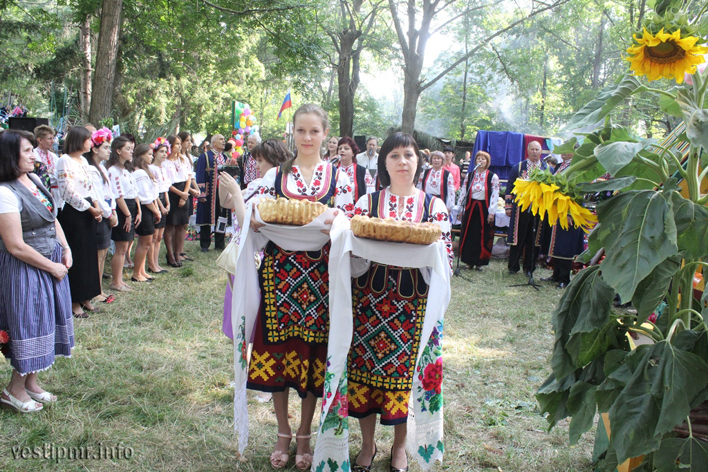 Каменка пмр. Каменка Приднестровье. Город Каменка ПМР. Парк Каменка ПМР. Молдова,Каменский район город Каменка.