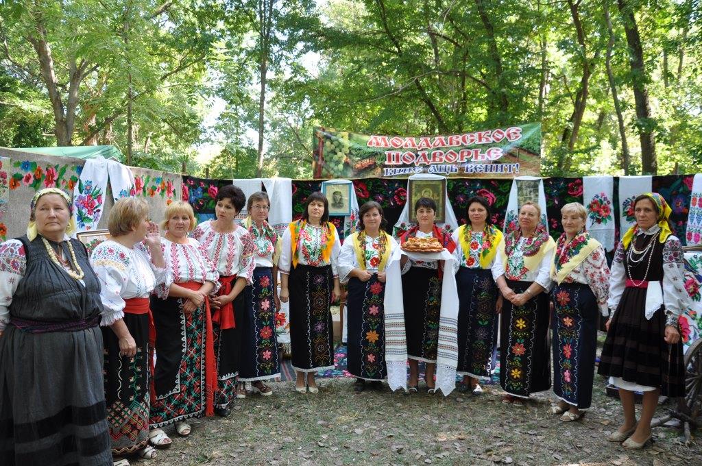 Праздничные дни в пмр. Госадминистрация Каменка ПМР. Приднестровье праздник. День Республики ПМР. Каменка Приднестровье фото.